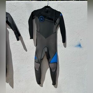 Wetsuit